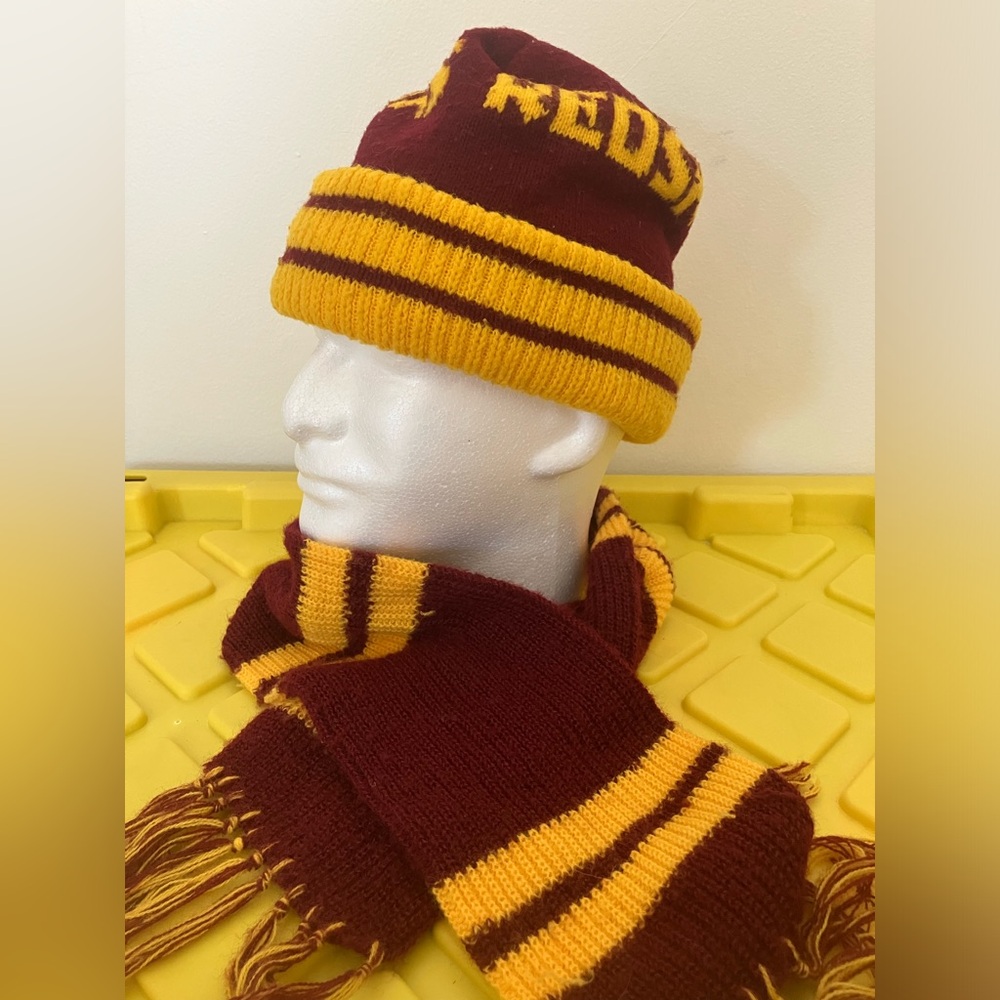 Washington Redskins knit cap & matching scarf - Vintage, 80’s, NFL
